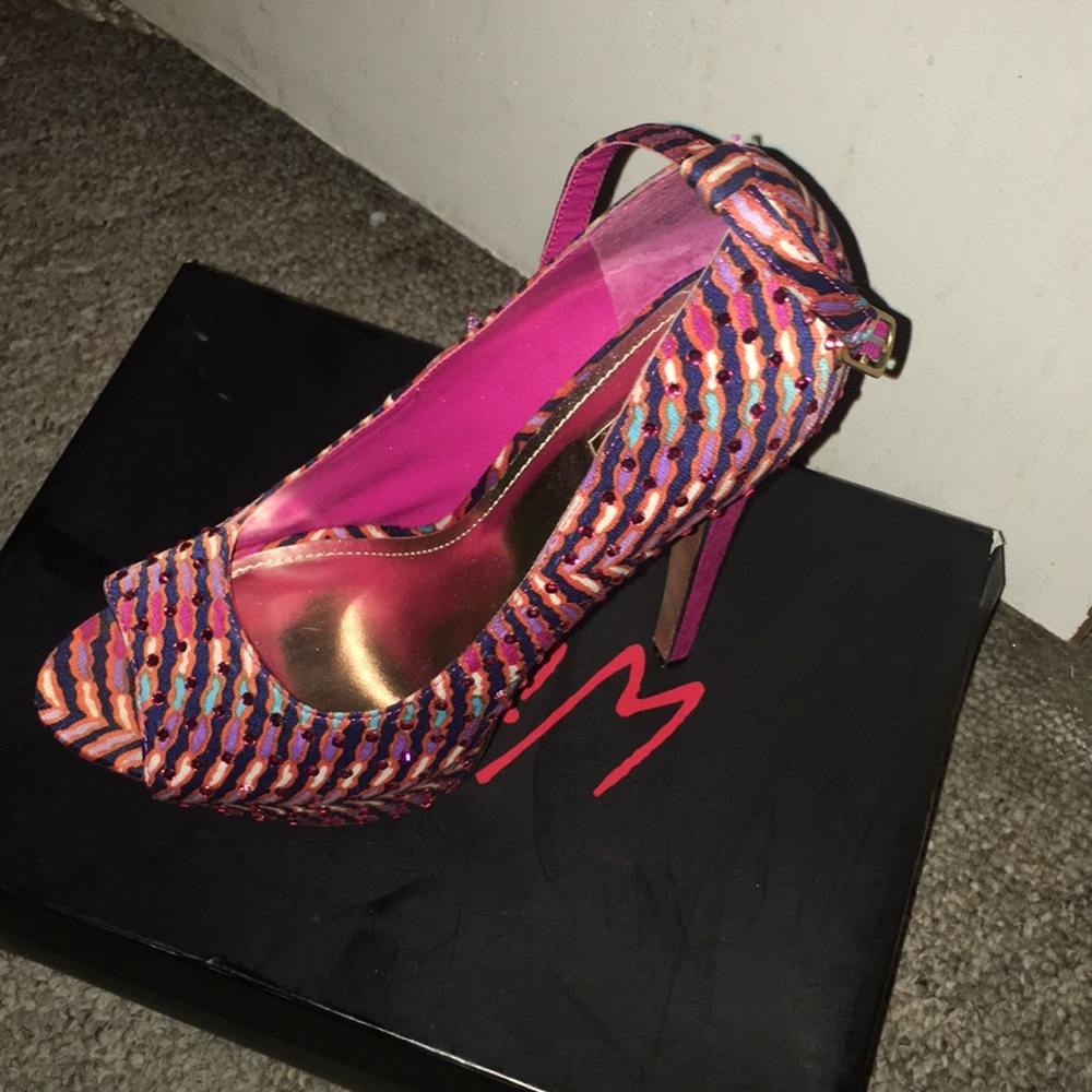 Multicolor heels
